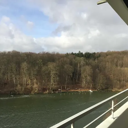 App_ An Der Seepromenade _ Mittels Маленте