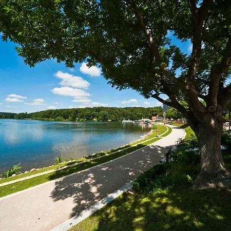 App_ An Der Seepromenade _ Mittels Apartment Malente